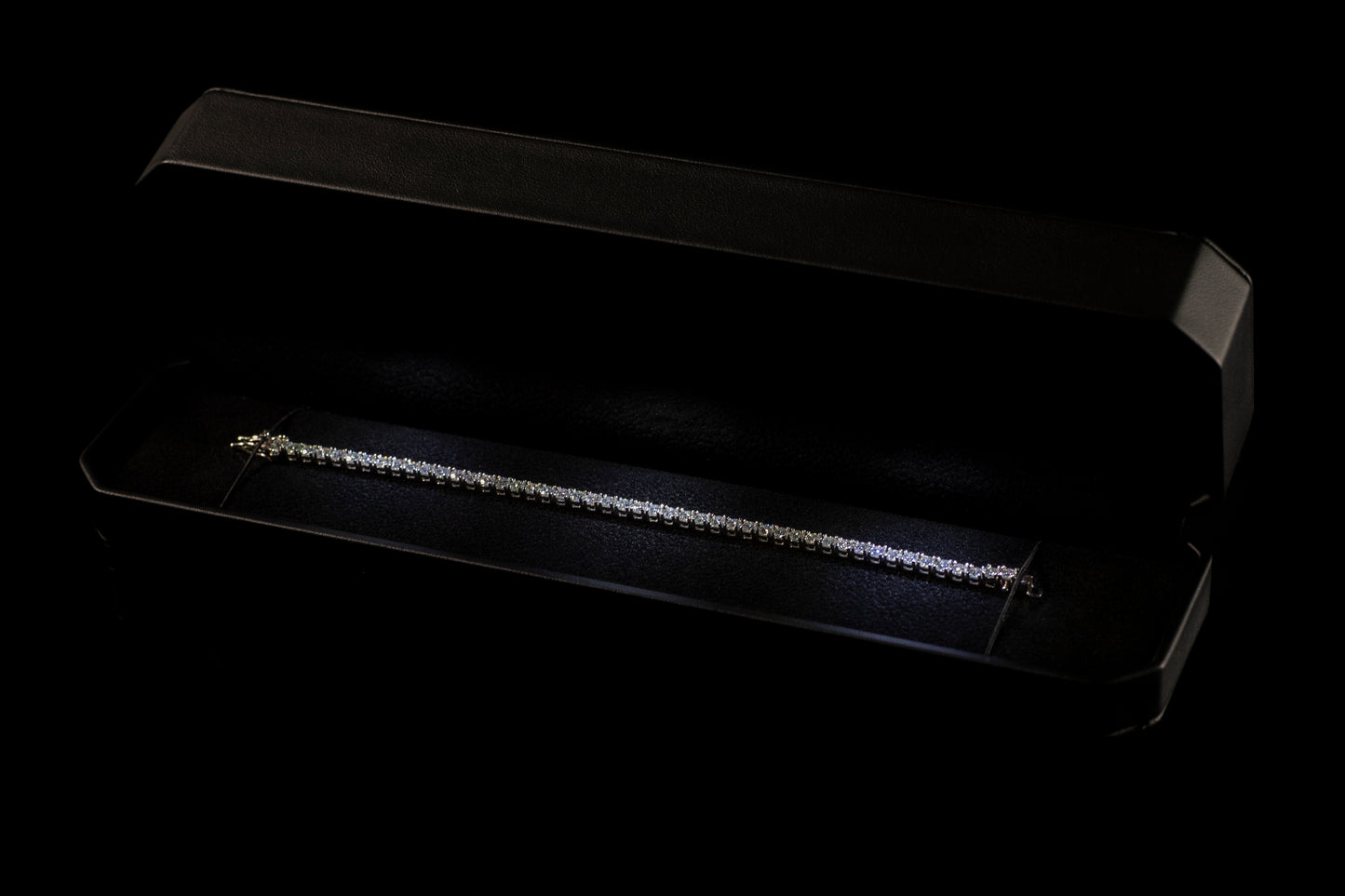 צמיד טניס משובץ אבנים במשקל 0.1 קראט לכל אבן